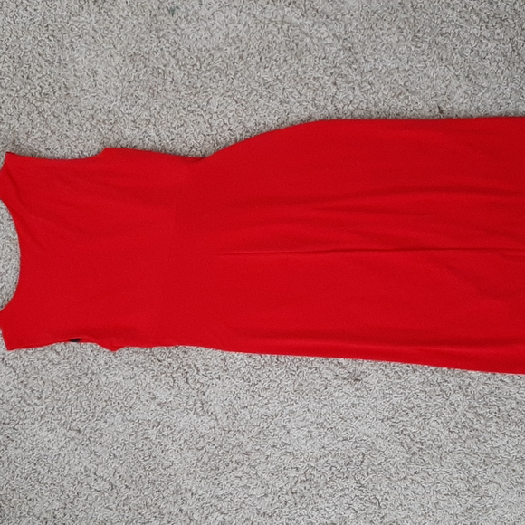 Red Dress - Picture 4 of 5